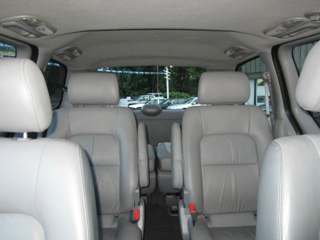 2003 Kia Sedona Open-top
