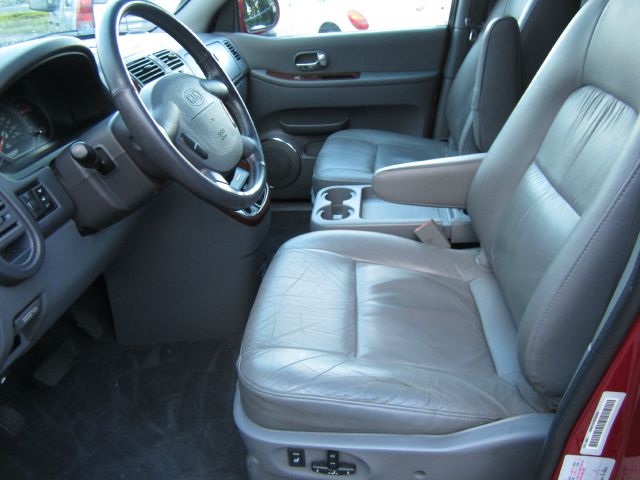 2003 Kia Sedona Open-top
