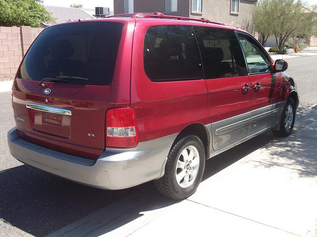 2004 Kia Sedona Unknown