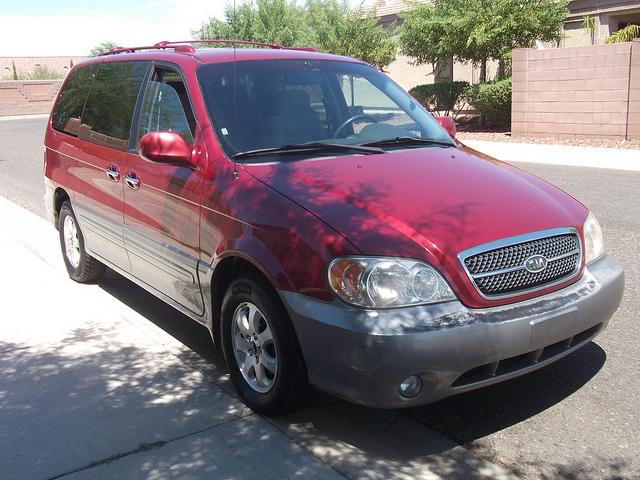 2004 Kia Sedona Unknown