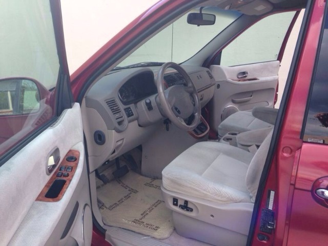 2004 Kia Sedona Open-top
