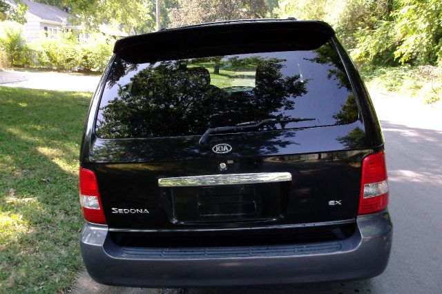 2004 Kia Sedona Open-top