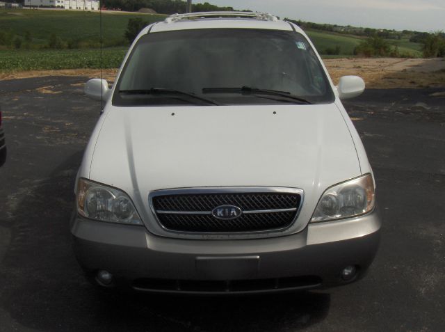 2004 Kia Sedona SLT 25