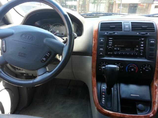 2004 Kia Sedona Unknown