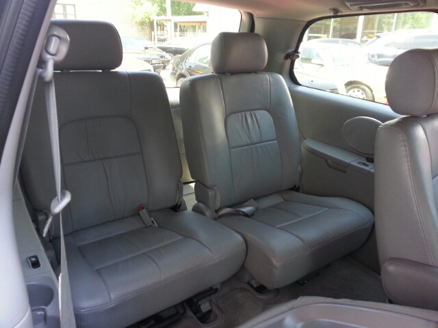 2004 Kia Sedona Unknown