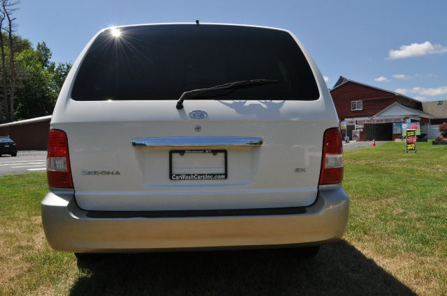 2004 Kia Sedona Open-top