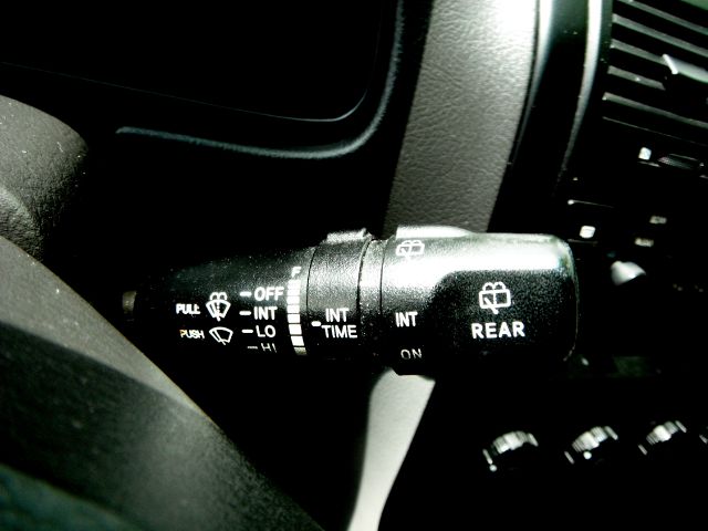 2005 Kia Sedona Unknown