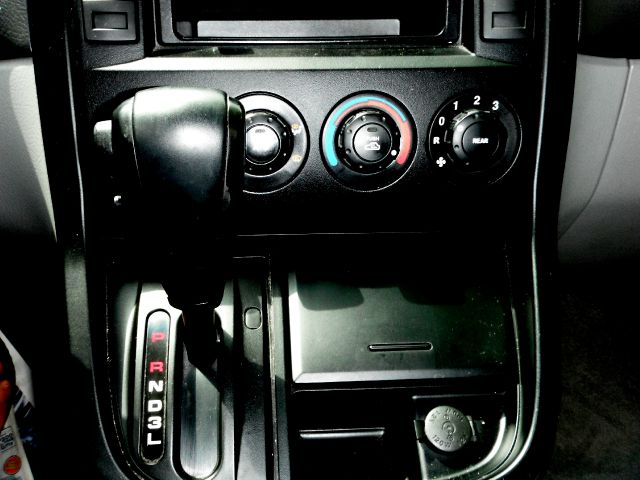 2005 Kia Sedona Unknown