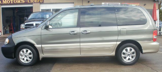 2005 Kia Sedona Open-top