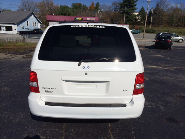 2005 Kia Sedona Elk Conversion Van