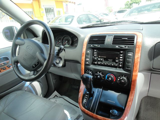 2005 Kia Sedona Open-top