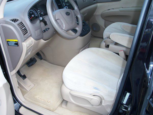 2006 Kia Sedona Open-top