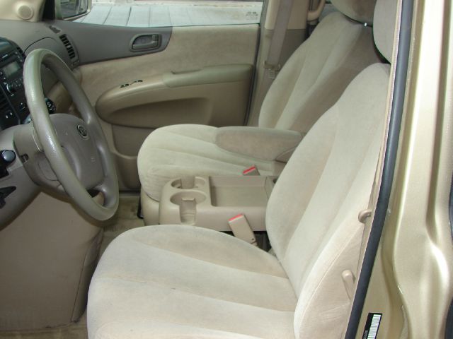 2006 Kia Sedona Elk Conversion Van