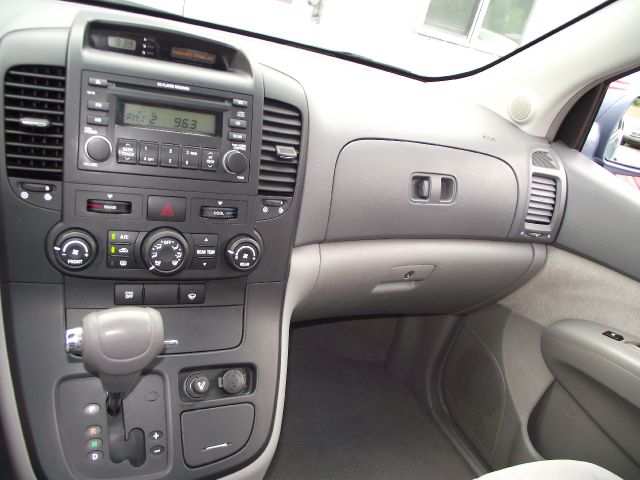 2006 Kia Sedona Elk Conversion Van