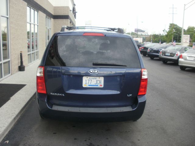 2007 Kia Sedona 2WD Crew Cab LWB XE Truck