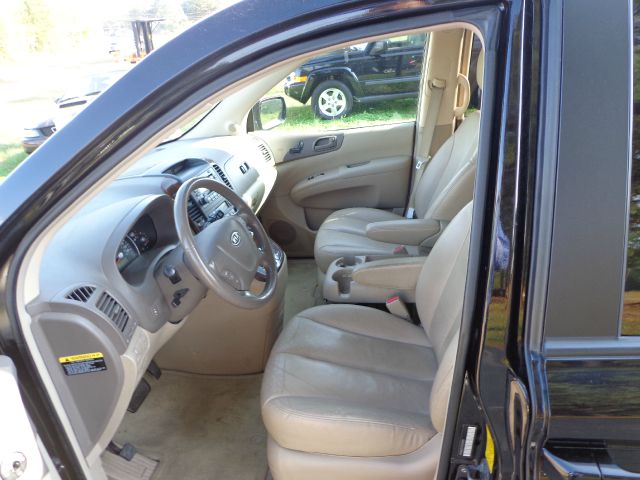 2007 Kia Sedona Crew Cab 4x4 Shortbox