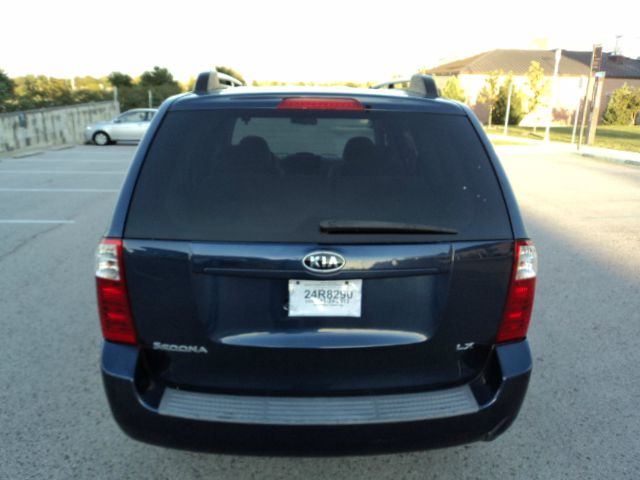 2007 Kia Sedona 2WD Crew Cab LWB XE Truck
