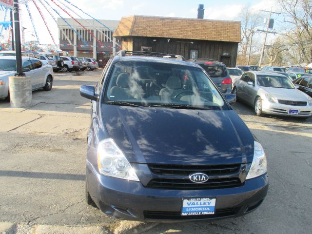 2007 Kia Sedona 2008 Toyota