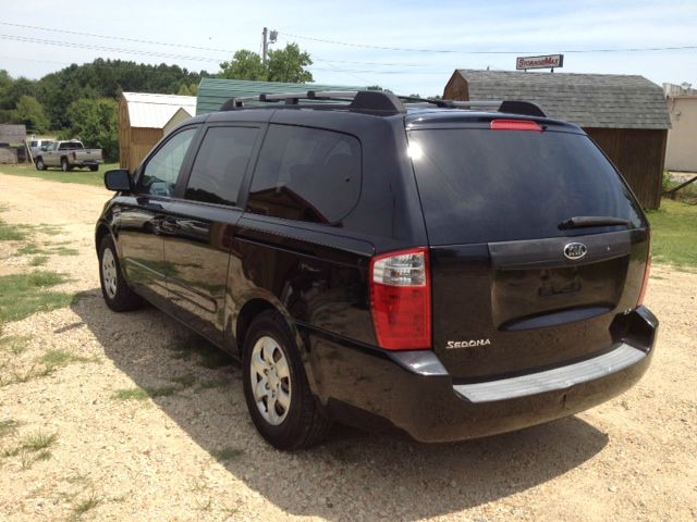 2007 Kia Sedona 2WD Crew Cab LWB XE Truck