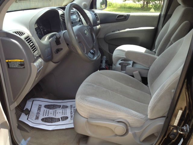 2007 Kia Sedona 2WD Crew Cab LWB XE Truck
