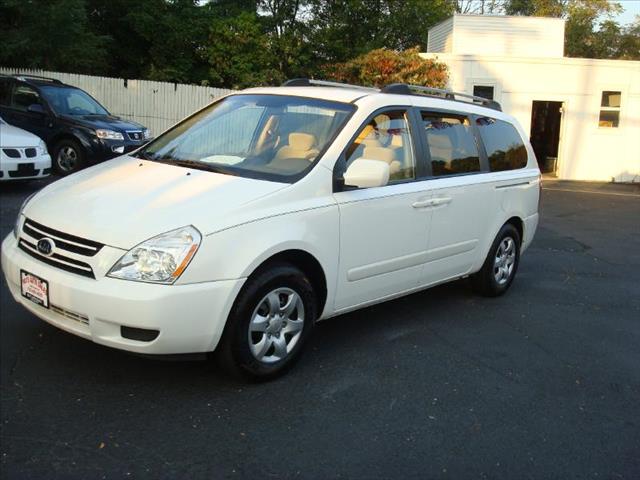 2007 Kia Sedona 2008 Toyota