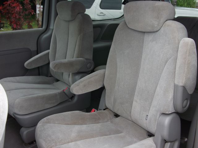 2007 Kia Sedona 2WD Crew Cab LWB XE Truck