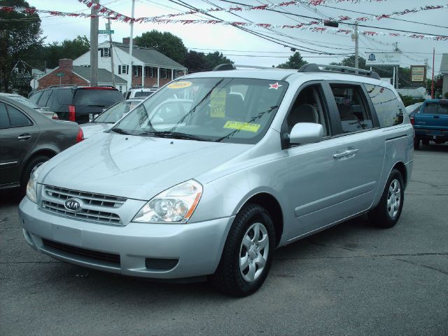 2008 Kia Sedona 2WD Crew Cab LWB XE Truck