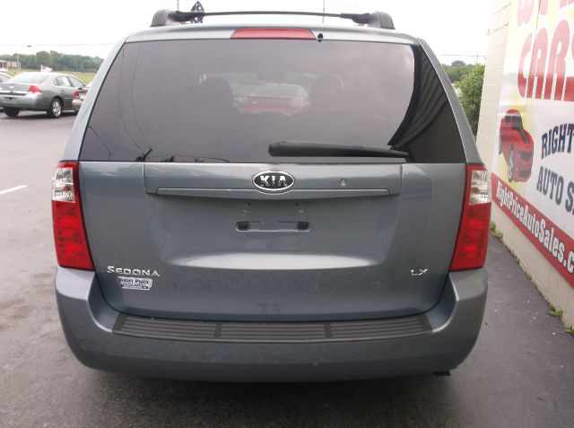 2008 Kia Sedona Crew Cab 4x4 Shortbox
