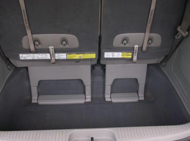 2008 Kia Sedona Crew Cab 4x4 Shortbox