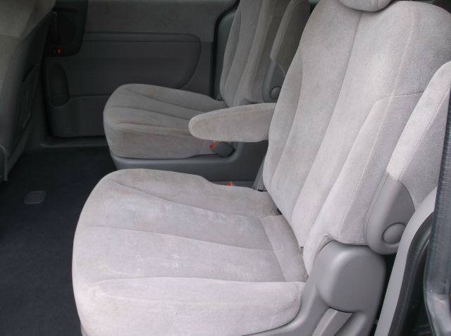 2008 Kia Sedona Crew Cab 4x4 Shortbox