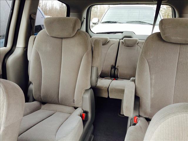 2008 Kia Sedona 2WD Crew Cab LWB XE Truck