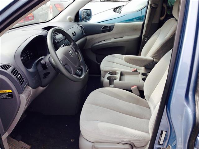 2008 Kia Sedona 2WD Crew Cab LWB XE Truck