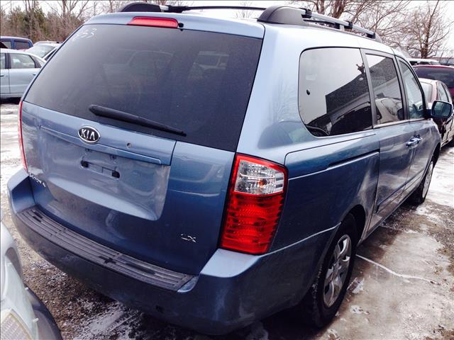 2008 Kia Sedona 2WD Crew Cab LWB XE Truck
