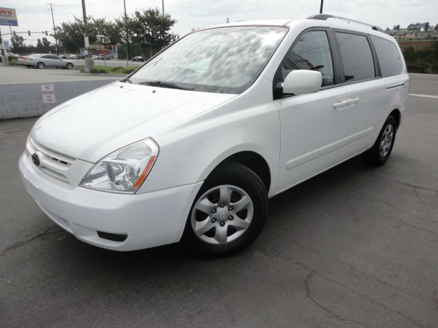 2009 Kia Sedona 2WD Crew Cab LWB XE Truck