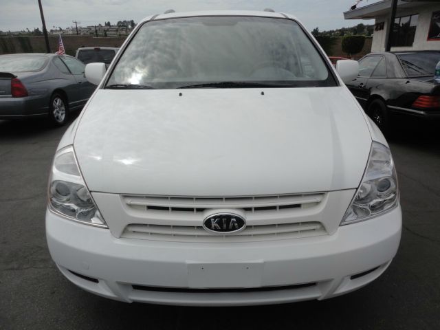 2009 Kia Sedona 2WD Crew Cab LWB XE Truck