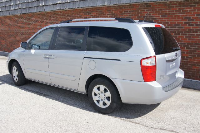 2009 Kia Sedona 2WD Crew Cab LWB XE Truck
