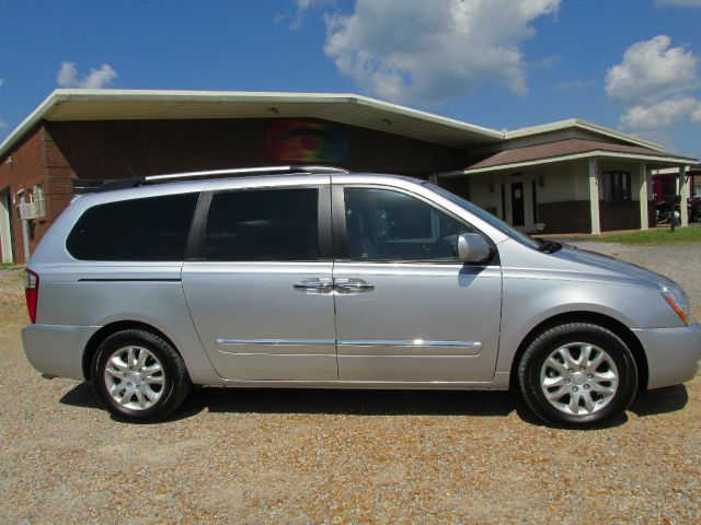 2010 Kia Sedona Crew Cab 4x4 Shortbox