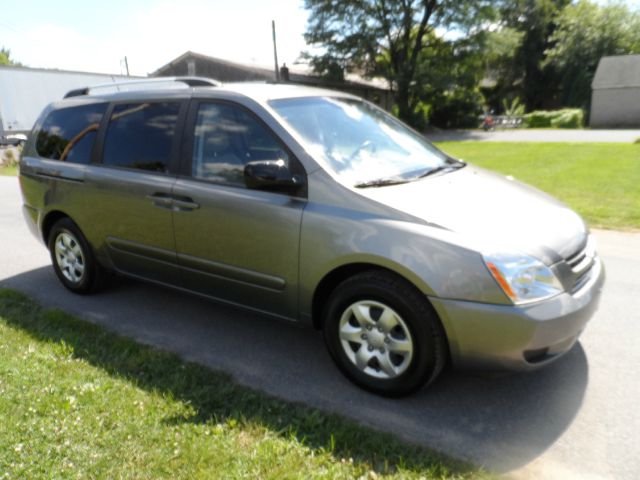 2010 Kia Sedona 2WD Crew Cab LWB XE Truck