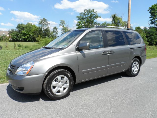 2010 Kia Sedona 2WD Crew Cab LWB XE Truck