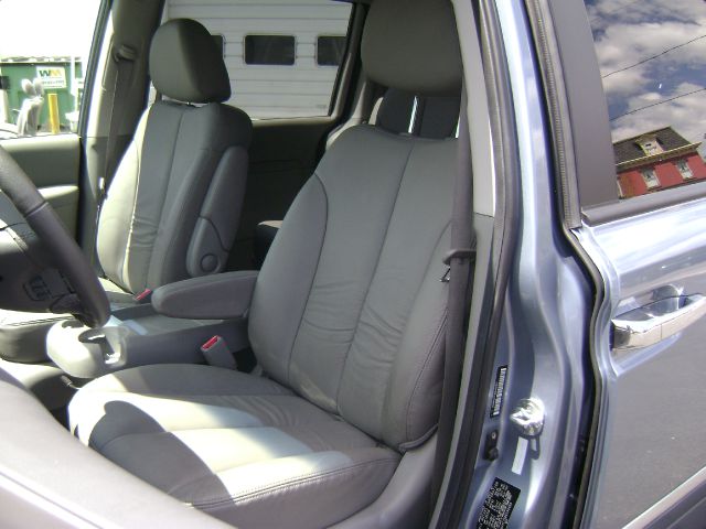 2011 Kia Sedona Crew Cab 4x4 Shortbox