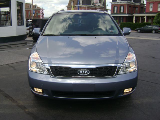 2011 Kia Sedona Crew Cab 4x4 Shortbox