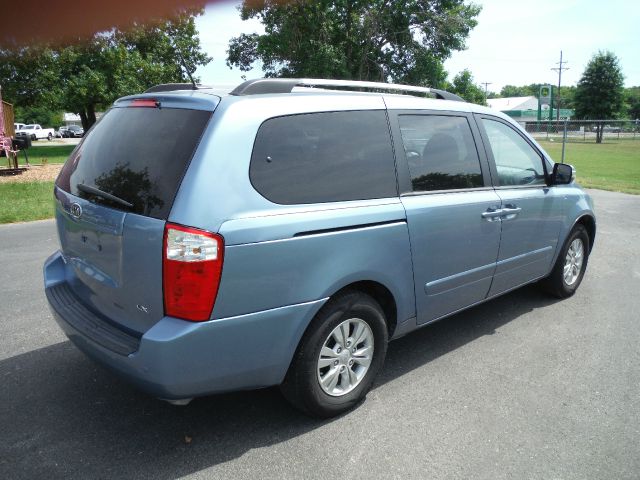 2011 Kia Sedona 2WD Crew Cab LWB XE Truck