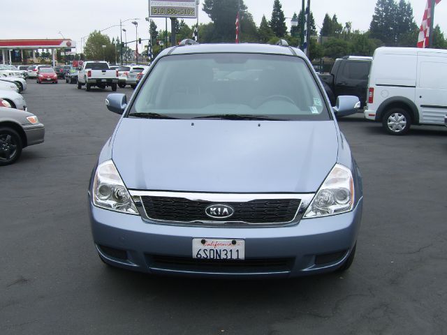 2012 Kia Sedona 2WD Crew Cab LWB XE Truck