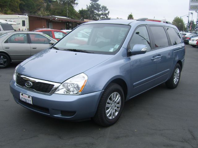 2012 Kia Sedona 2WD Crew Cab LWB XE Truck