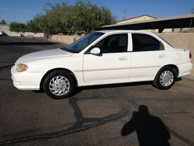 1999 Kia Sephia Base