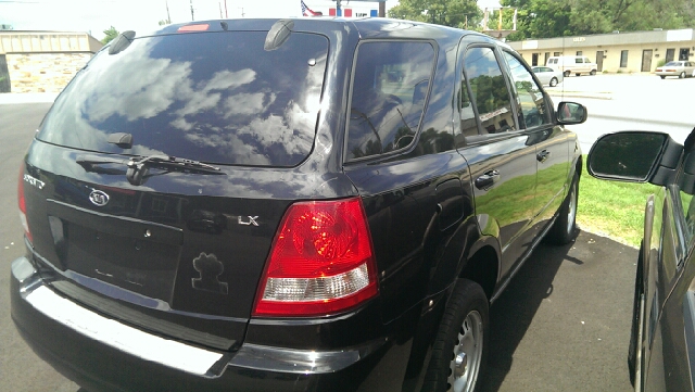 2003 Kia Sorento LS Truck