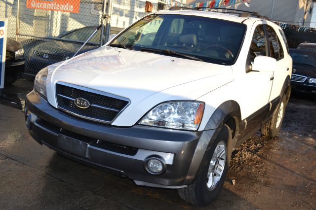 2003 Kia Sorento LS Truck