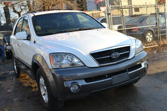 2003 Kia Sorento LS Truck