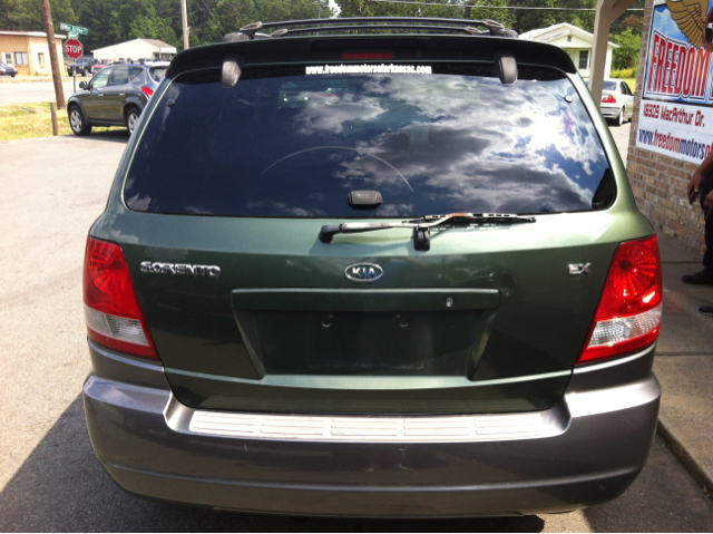 2003 Kia Sorento Crew Cab 126.0 WB 1SC LS Z85