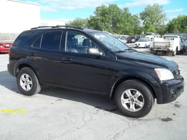 2003 Kia Sorento LS Truck